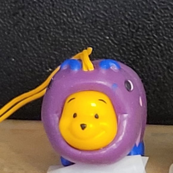 Winnie The Pooh Peek-a-Pooh #12 Garden Series Ant Tomy Yujin - Picture 3 of 5